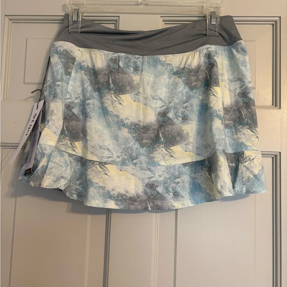 NWT Lija size large Blue Gray Abstract ruffle Athletic skort
